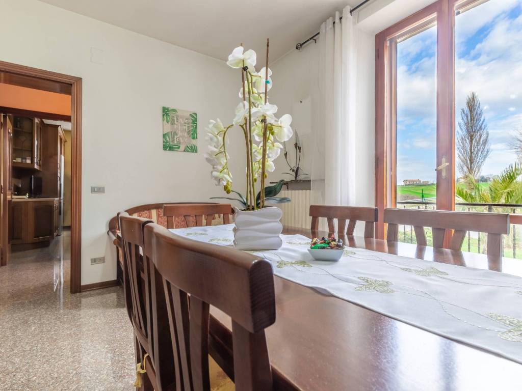 casa indipendente in vendita a Serra de' Conti
