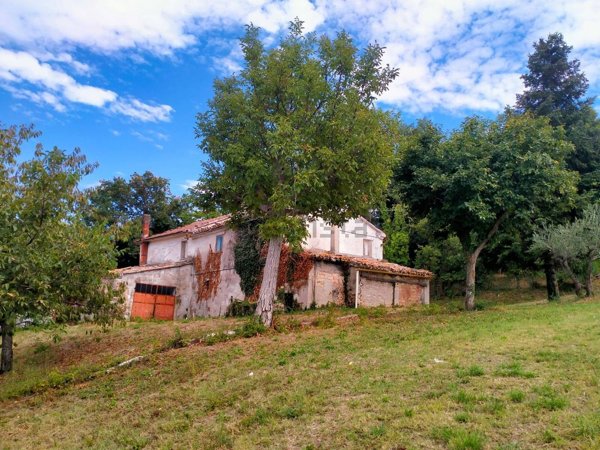 casa indipendente in vendita a Serra de' Conti