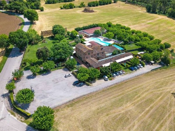 intera palazzina in vendita a Serra de' Conti