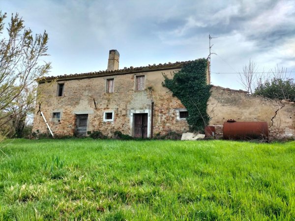 casa indipendente in vendita a Serra de' Conti