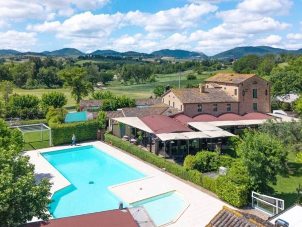 casa indipendente in vendita a Serra de' Conti