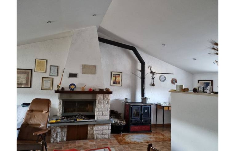 casa indipendente in vendita a Serra de' Conti in zona Osteria