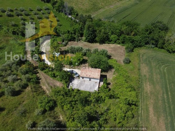 casa indipendente in vendita a Serra de' Conti