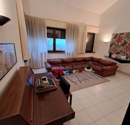 casa indipendente in vendita a Serra de' Conti