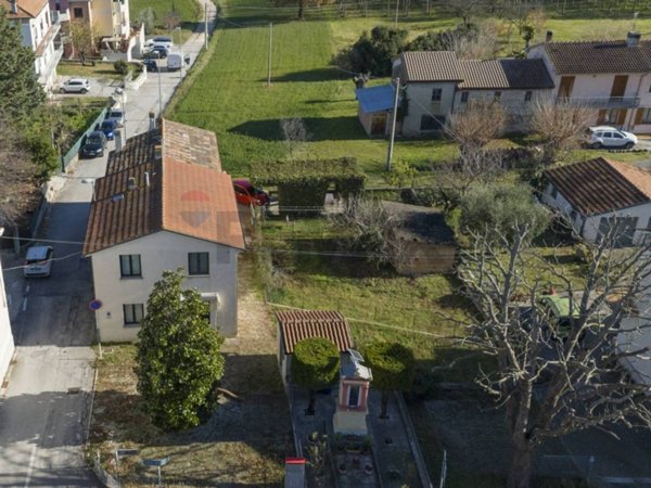 casa indipendente in vendita a Serra de' Conti in zona Osteria