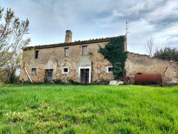 casa indipendente in vendita a Serra de' Conti