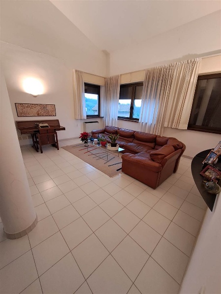 casa indipendente in vendita a Serra de' Conti