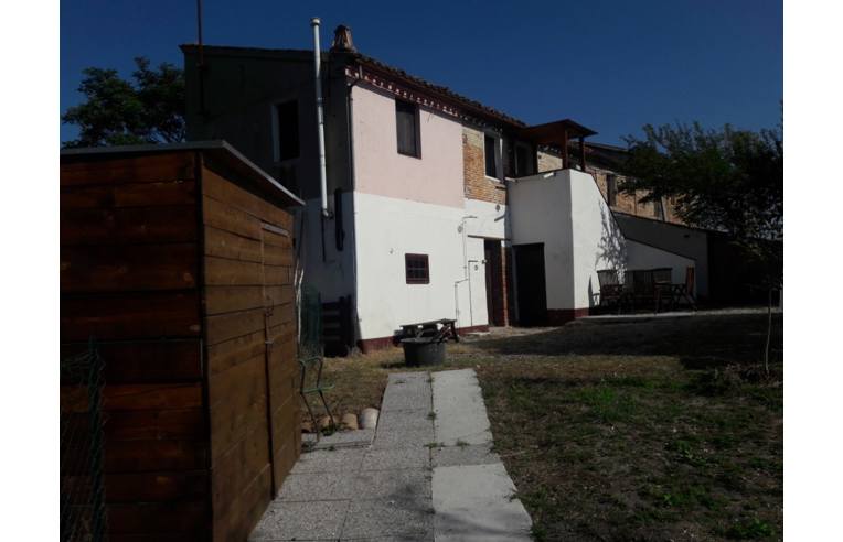 casa indipendente in vendita a Serra de' Conti