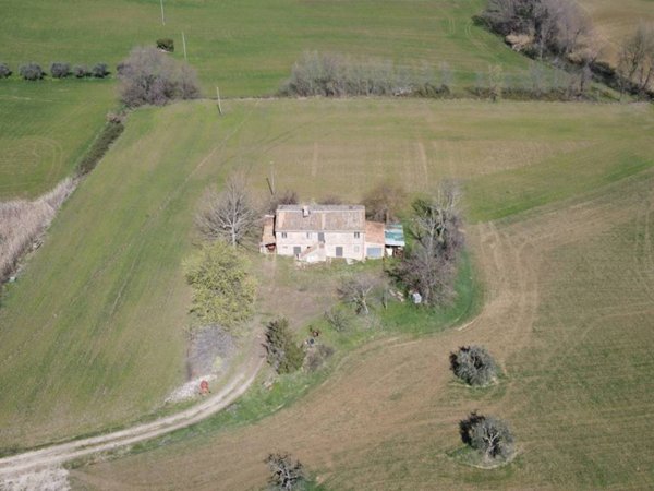 casa indipendente in vendita a Serra de' Conti
