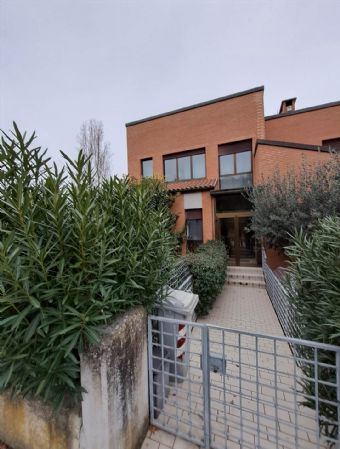 casa indipendente in vendita a Serra de' Conti