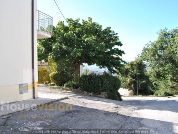 casa indipendente in vendita a Serra de' Conti