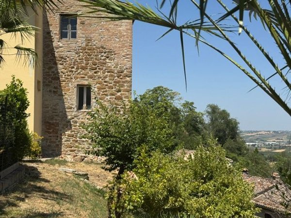 casa indipendente in vendita a Serra de' Conti