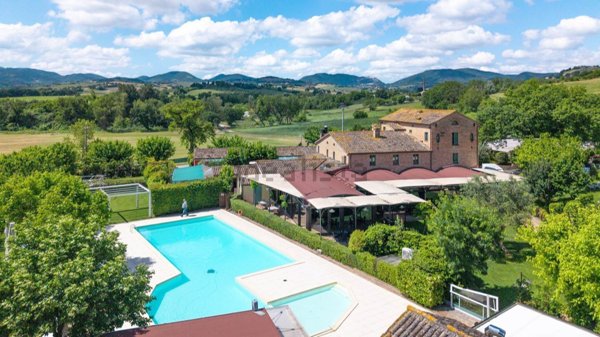 casa indipendente in vendita a Serra de' Conti