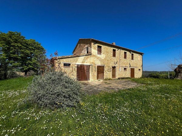 casale in vendita a Serra San Quirico