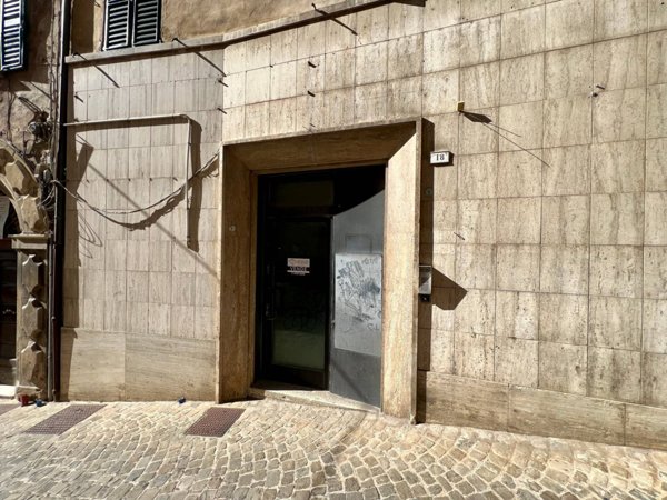 locale commerciale in vendita a Serra San Quirico