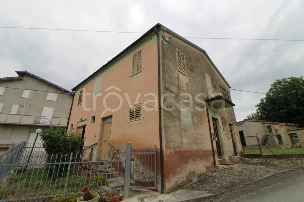 casa indipendente in vendita a Serra San Quirico