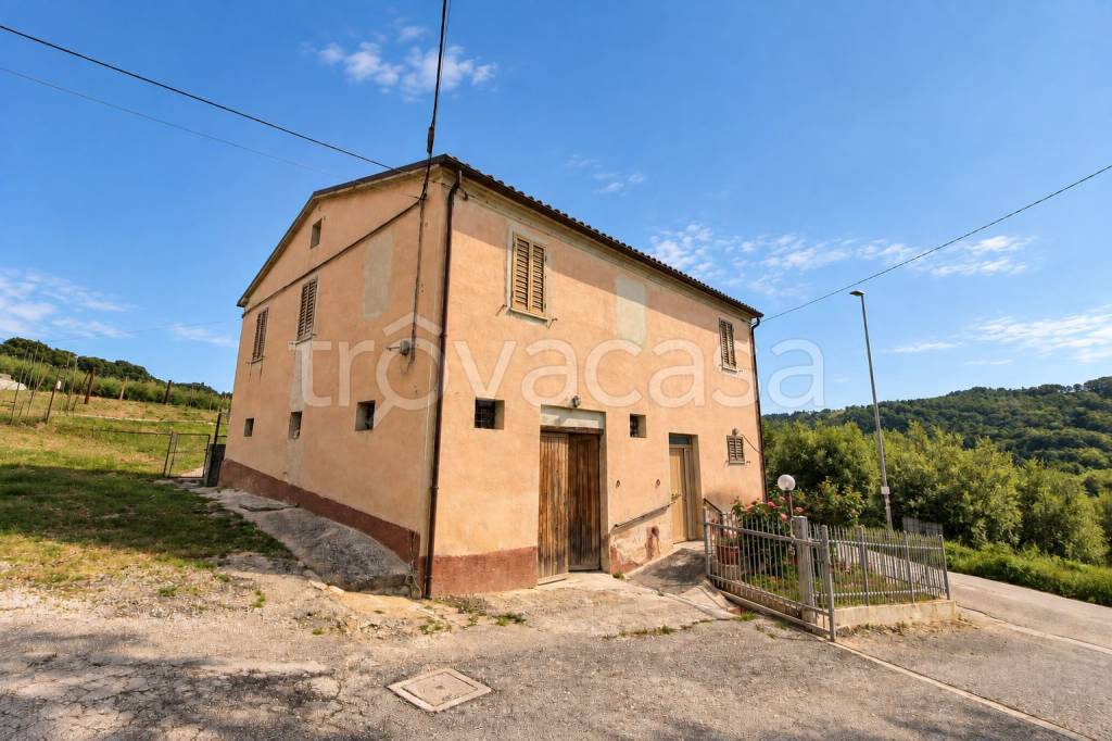 casa indipendente in vendita a Serra San Quirico