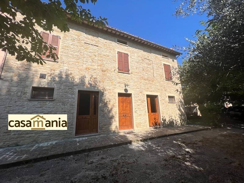 casa indipendente in vendita a Serra San Quirico