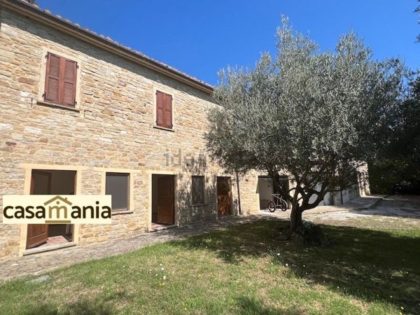 casa indipendente in vendita a Serra San Quirico