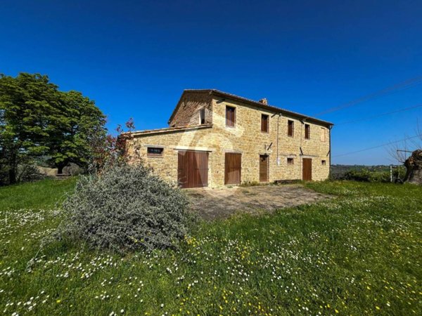 casa indipendente in vendita a Serra San Quirico