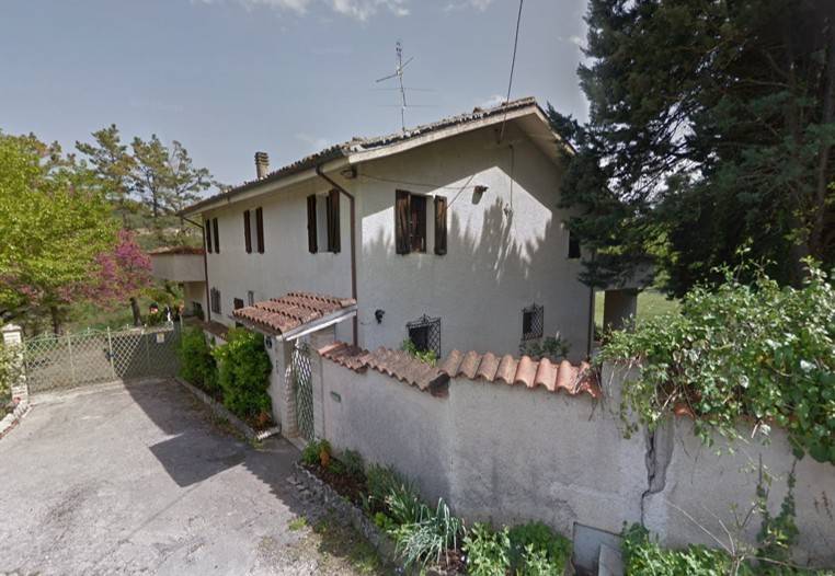 casa indipendente in vendita a Serra San Quirico