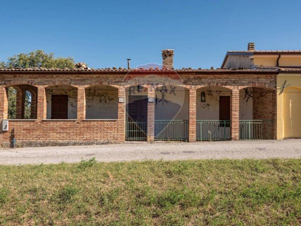 casa indipendente in vendita a Serra San Quirico in zona Castellaro