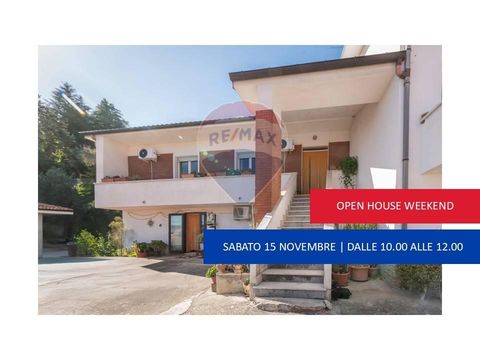 casa indipendente in vendita a Serra San Quirico