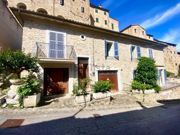 casa indipendente in vendita a Serra San Quirico