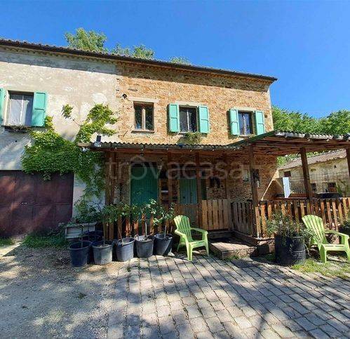 casa indipendente in vendita a Serra San Quirico