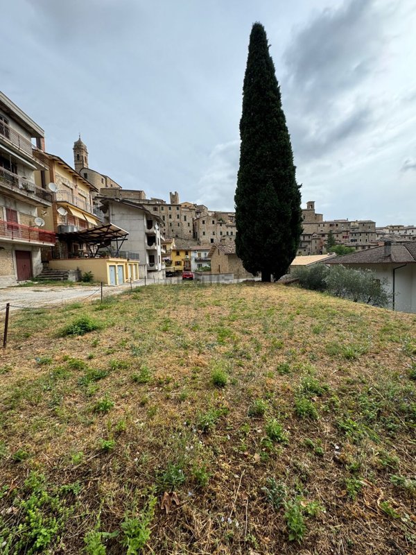 terreno edificabile in vendita a Serra San Quirico