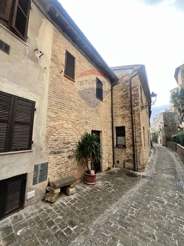casa indipendente in vendita a Serra San Quirico