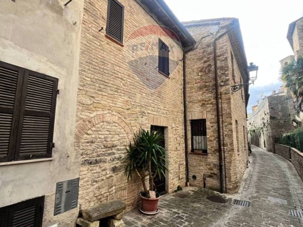 casa indipendente in vendita a Serra San Quirico