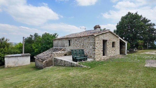 pentavano in vendita a Serra San Quirico