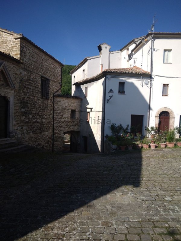 casale in vendita a Serra San Quirico
