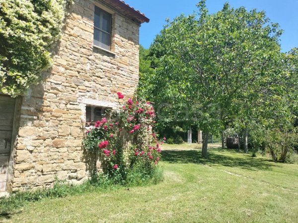 casa indipendente in vendita a Serra San Quirico