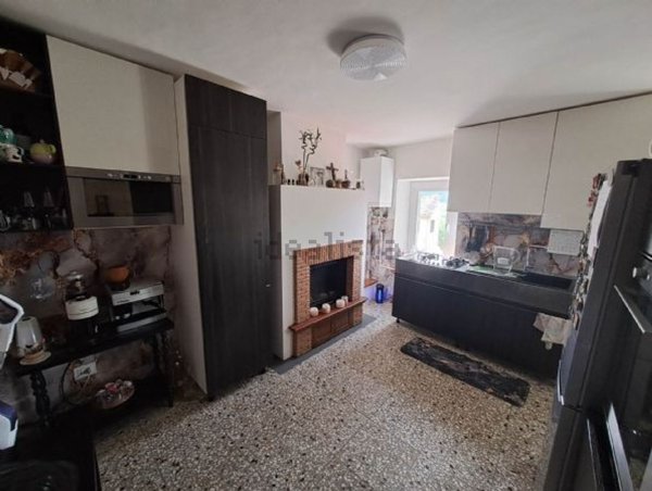 appartamento in vendita a Serra San Quirico in zona Castellaro