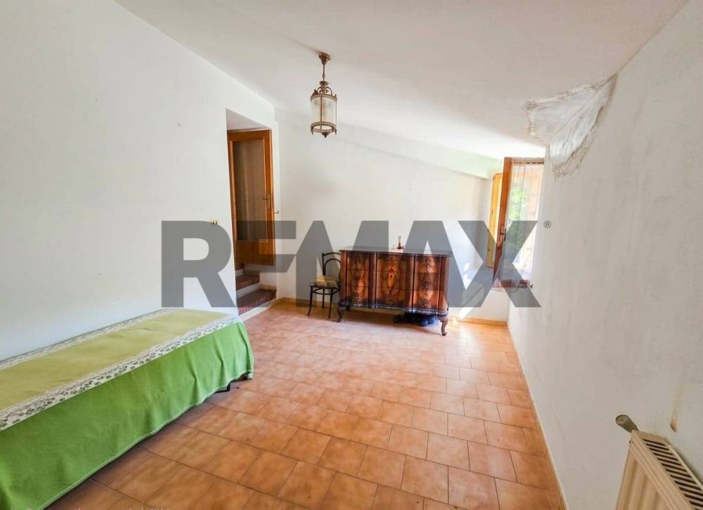 casa semindipendente in vendita a Serra San Quirico