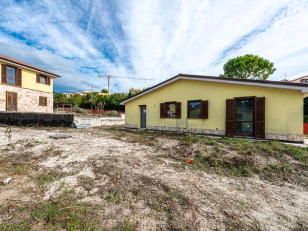 casa indipendente in vendita a Sirolo in zona San Lorenzo