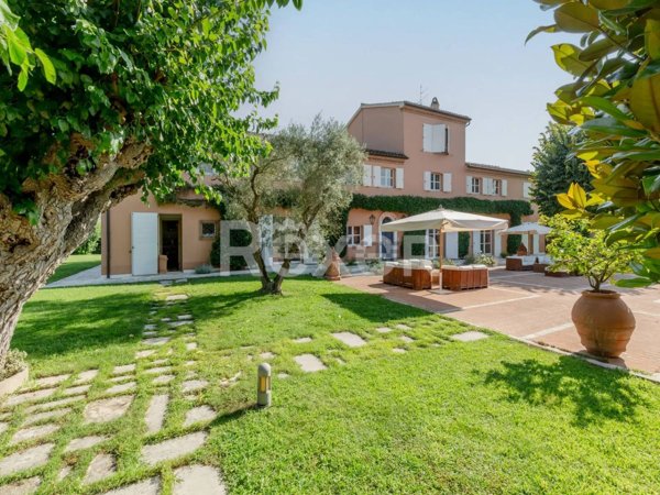 casa indipendente in vendita a Sirolo