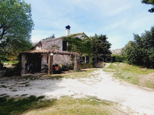 casa indipendente in vendita a Sirolo