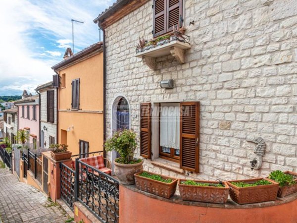 casa indipendente in vendita a Sirolo