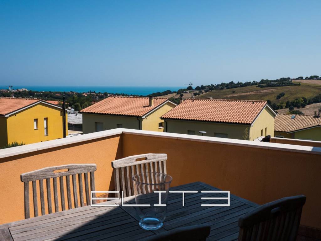 casa indipendente in vendita a Sirolo in zona Coppo