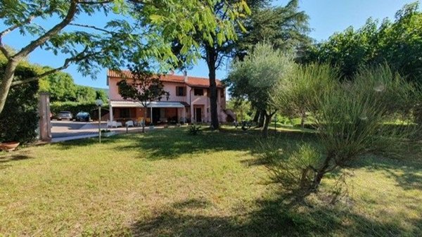 casa indipendente in vendita a Sirolo