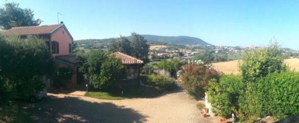 casa indipendente in vendita a Sirolo