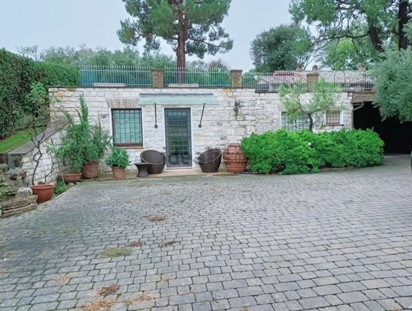 casa indipendente in vendita a Sirolo