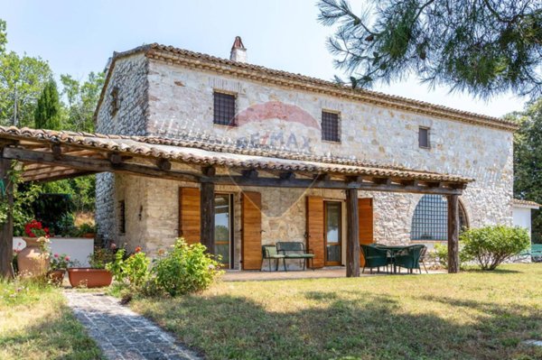 casa indipendente in vendita a Sirolo
