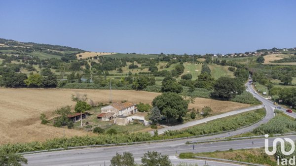 casale in vendita a Sirolo in zona Coppo