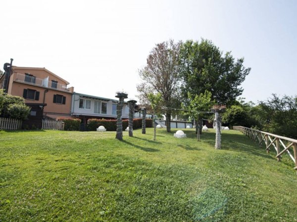 negozio in vendita a Sirolo