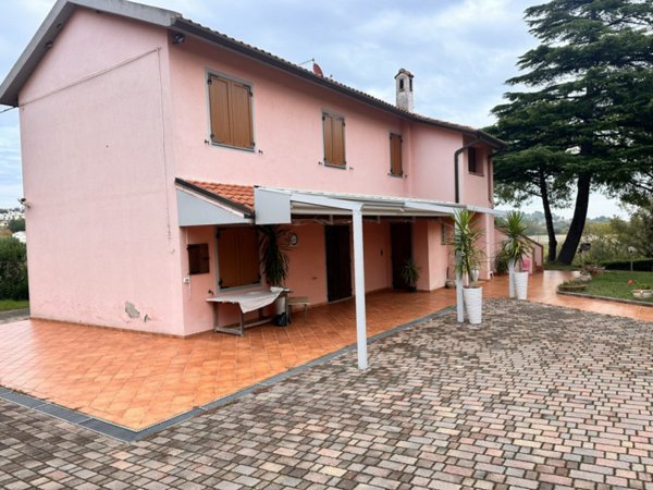 casa indipendente in vendita a Sirolo