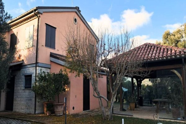 casa indipendente in vendita a Sirolo